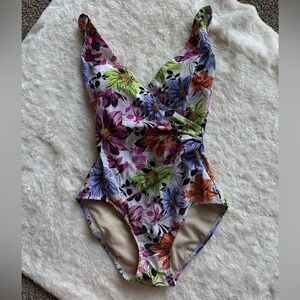 Gottex Tropical Floral One Piece Swimsuit Sz 8 US Retro Modest Vacation Swimwear